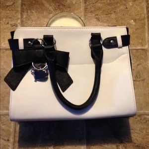 Claires Black and White Bow Purse